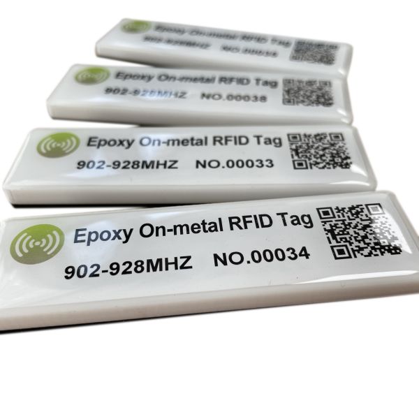 RFID époxy sur étiquette métallique