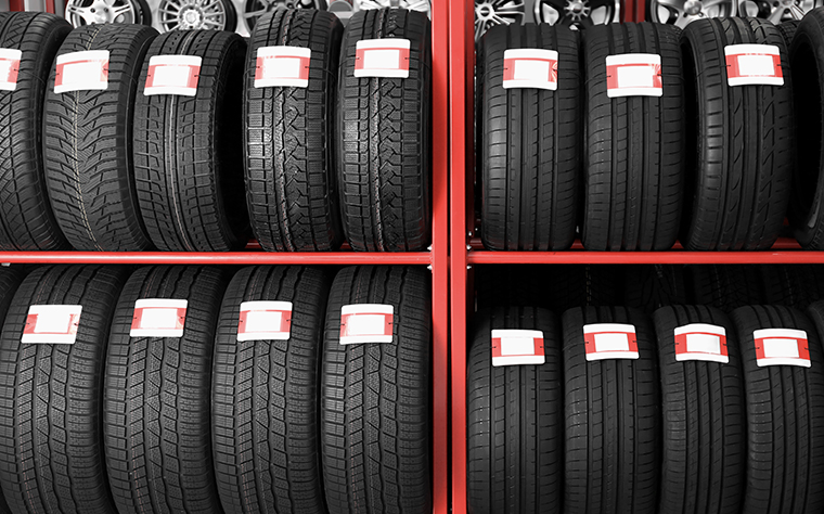 Les étiquettes de pneus RAIN RFID pour véhicules identifient l\'authenticité